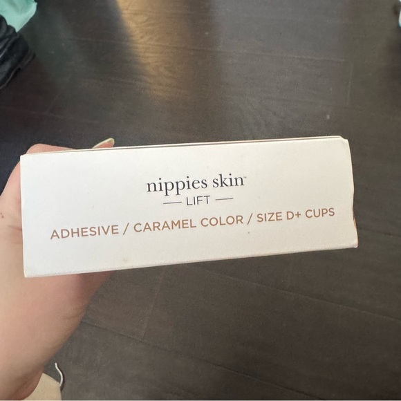 NEW B-Six Nippies Skin Lift Adhesive Nipple Covers – Reusable Caramel D+ - Picture 3 of 4